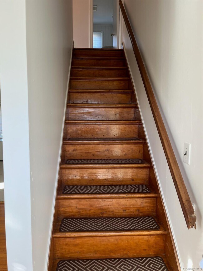 Photo - 117 Blydenburgh Ave