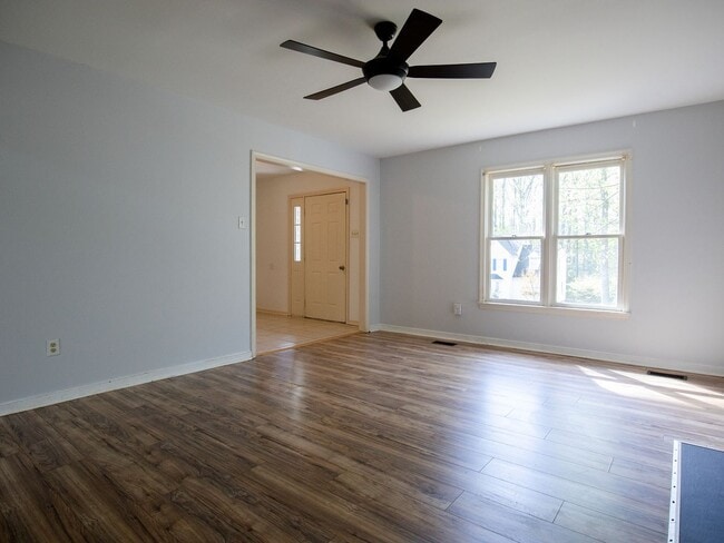 Photo - Bright 4-Bedroom Home in Midlothian!