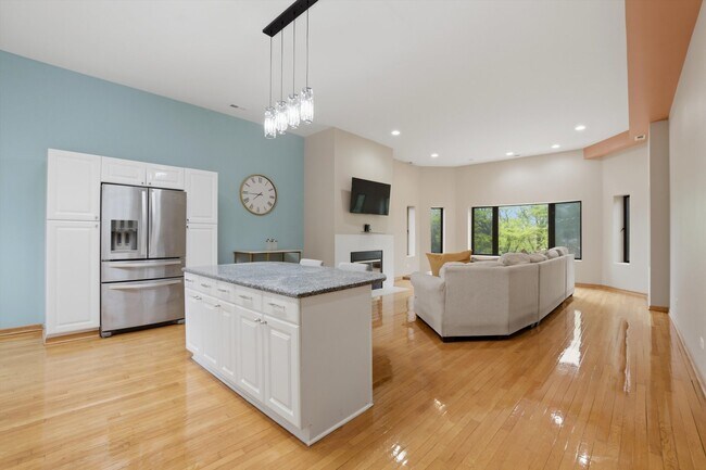 Photo - 7308 S Ridgeland Ave