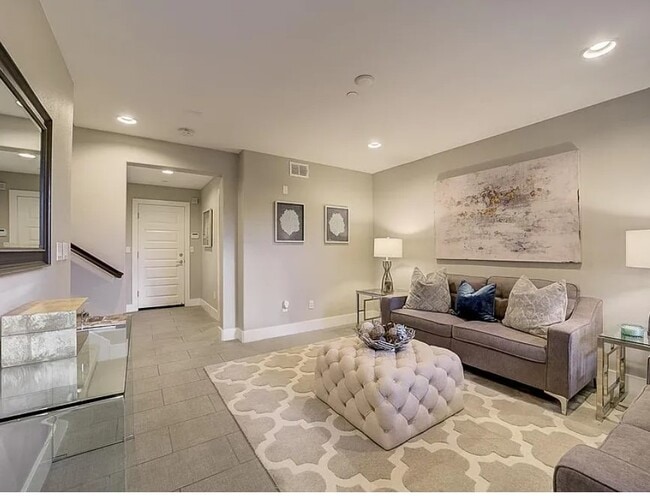 Building Photo - 2415 Stearman Ct Unit 4 Rental