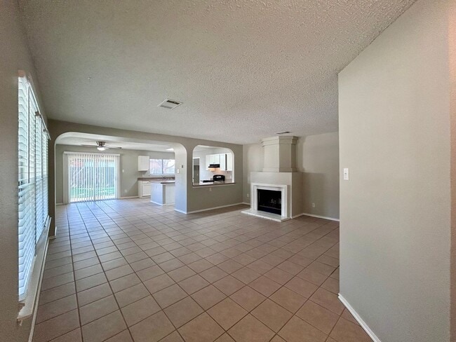 Building Photo - 3647 Bass Loop