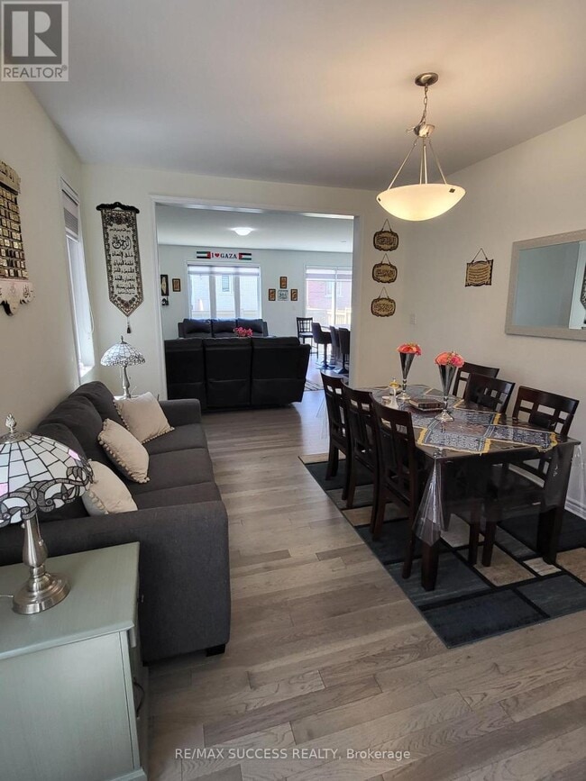 Photo - 725 Kennedy Cir W