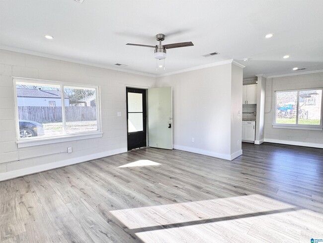 Photo - 1640 57th St