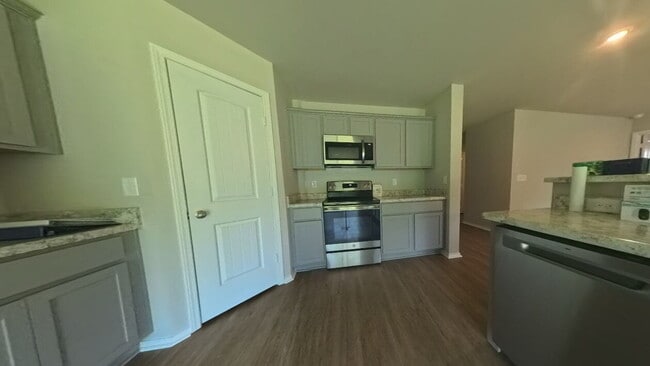 Photo - 5141 Yukon Dr