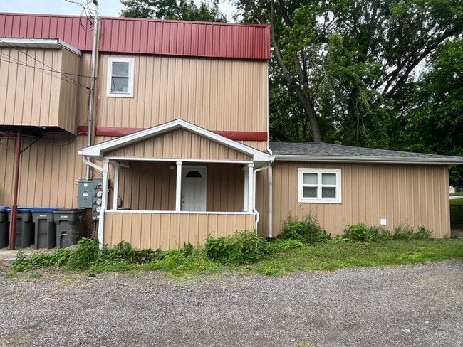 Building Photo - 1403-2 E Lincoln Unit 1403-2 E Lincoln