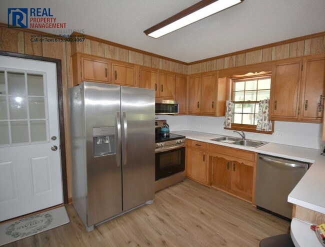 Photo - Beautiful 3bd, 2ba plus bonus room and pool in Woodbury!