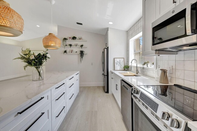 Photo - 11287 Vivero Ave