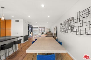 Photo - 310 W Washington Blvd