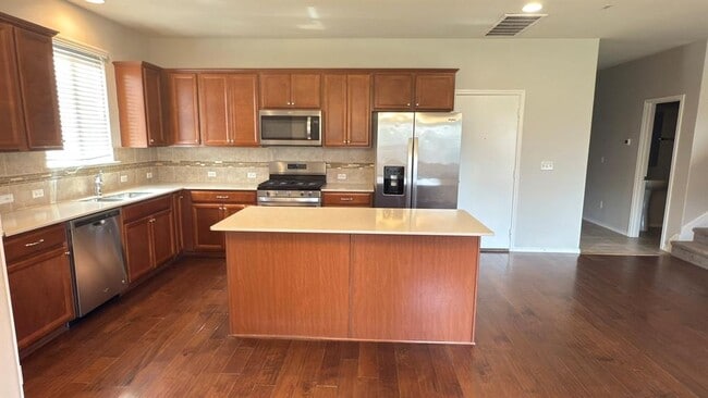Photo - 163 Russet Trl