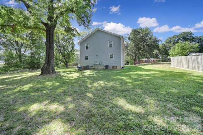 Photo - 110 Carpenter St