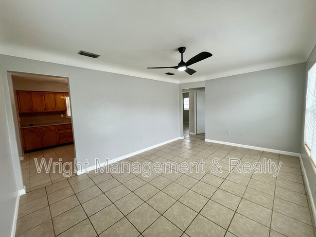 Photo - 10731 108th St N