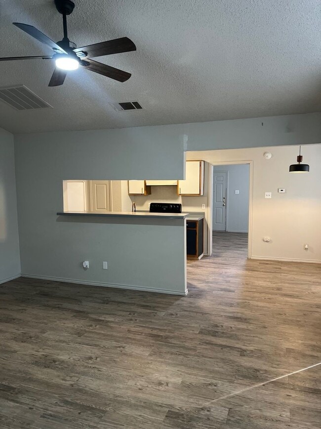 Building Photo - 405 Fantail Loop Unit A