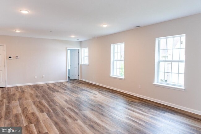 Building Photo - 11 Seminary Ave Unit 2 Rental