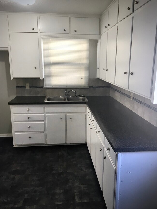 Photo - 138 Wire Ave