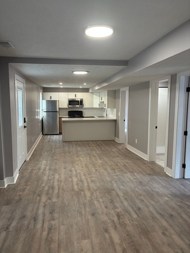Building Photo - 352-354 Ermine Way Unit 354 Ermine