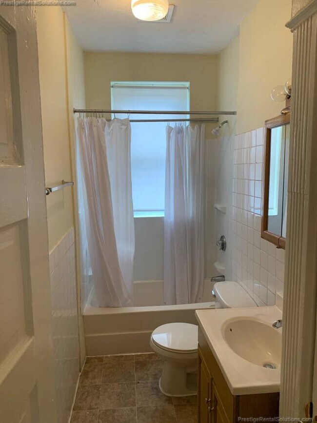 Photo - 81 Empire St Unit 4