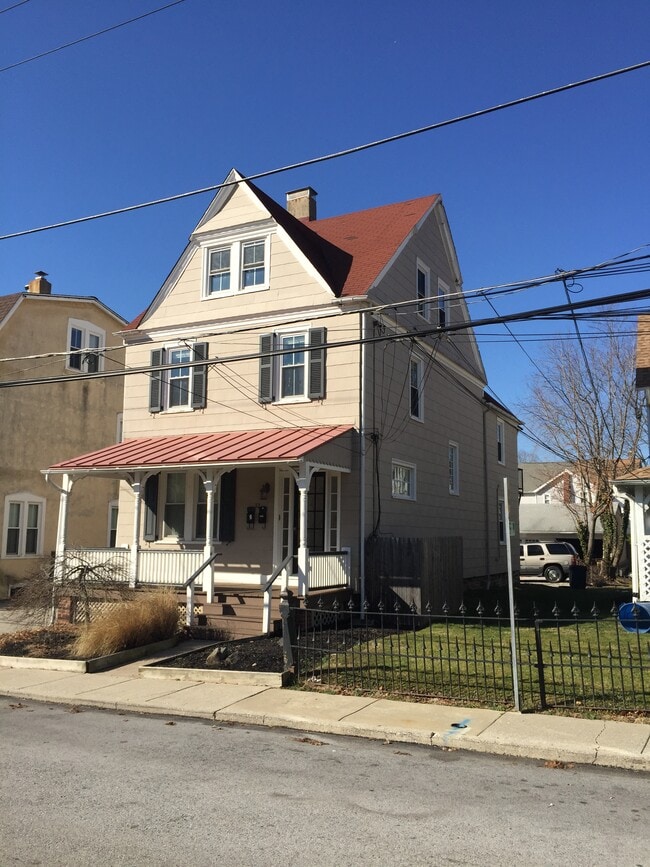 Photo - 32 S Merion Ave Apartments Unit 2