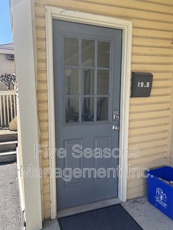 Photo - 19 1/2 Drew St.