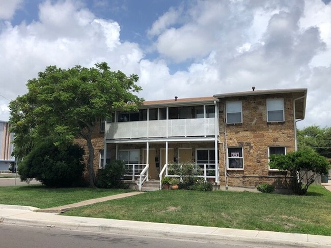 Building Photo - 910 Ohio Ave Unit #2 Rental