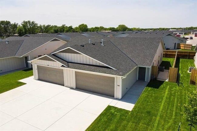 Photo - 548-550 W. 50th Ct. S. Unit 550 W. 50th Ct. S.