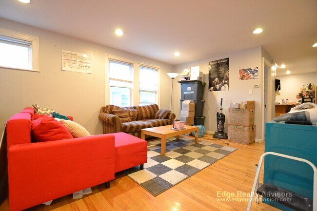 Photo - 23 Woodstock Ave Unit 1