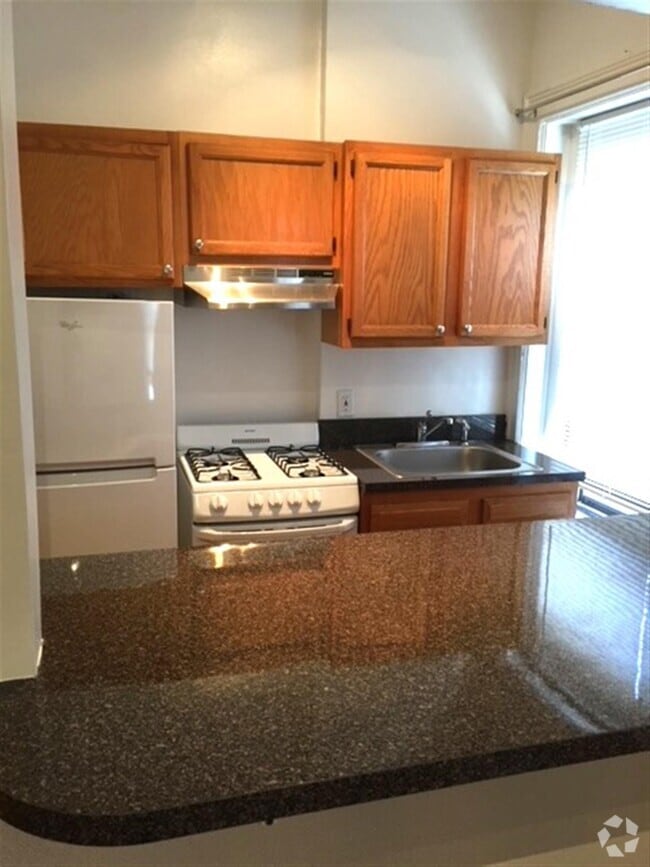 Building Photo - 898 Massachusetts Ave Unit 4 Rental