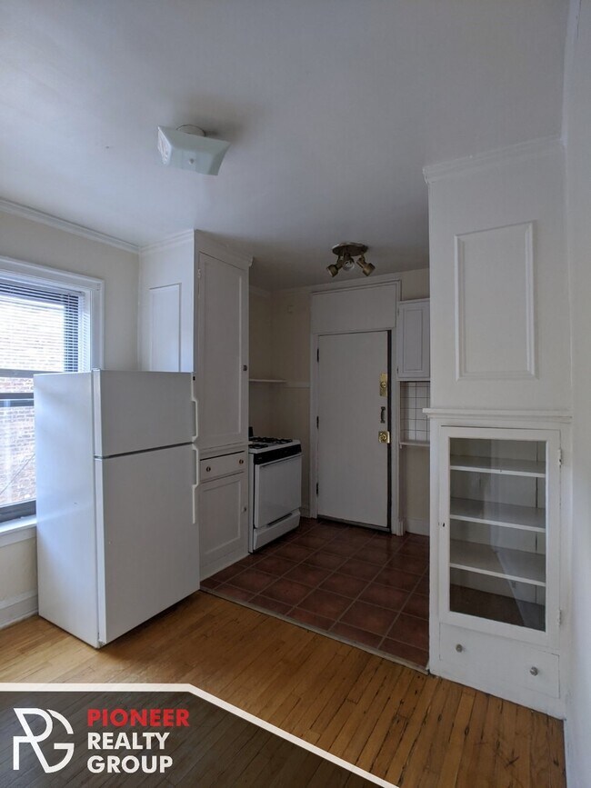 Photo - 2948 N Seminary Ave Unit 1