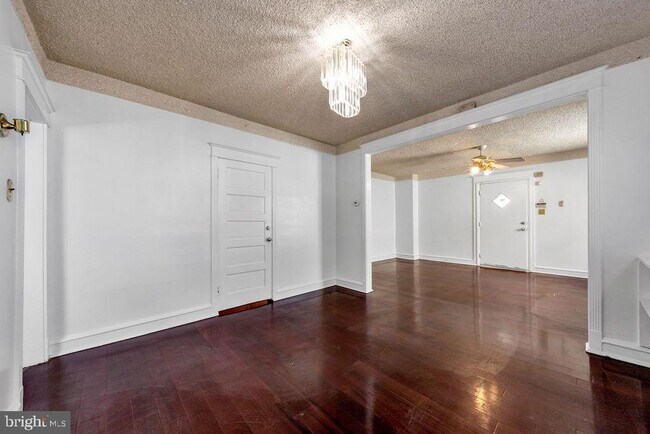 Photo - 177 Wellington Rd