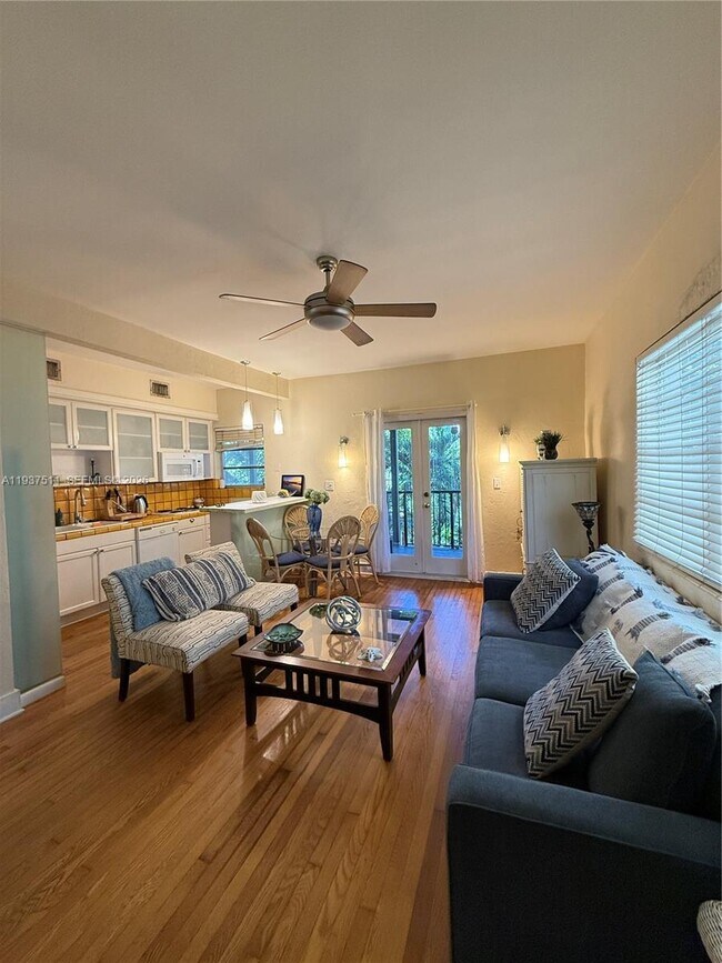 Building Photo - 1550 Jefferson Ave Unit 6