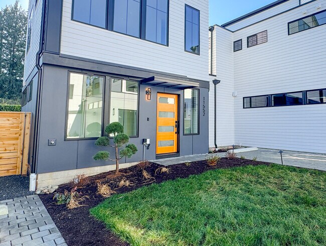 Photo - 11552 Meridian Ave N