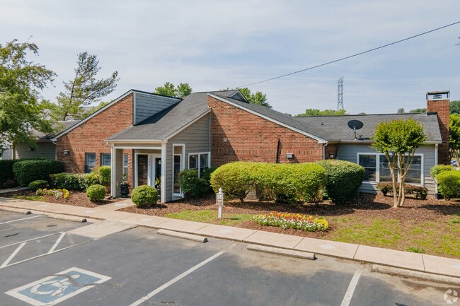 Creekstone Apartments
