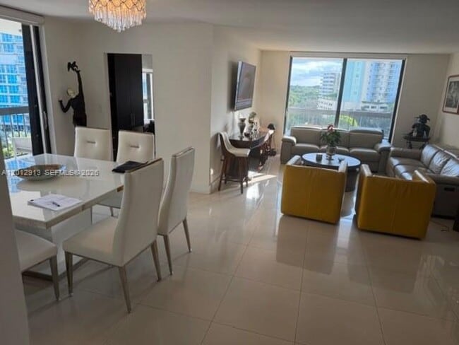 Building Photo - 2333 Brickell Ave Unit 2333 Brickell Ave # 812