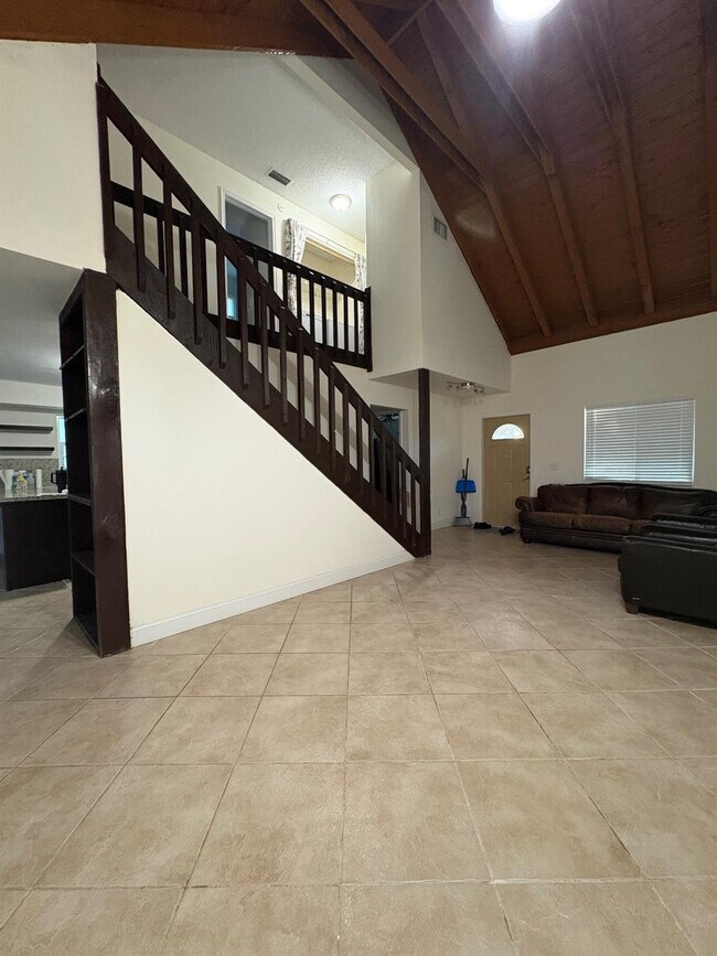 Photo - 191 NE 6th Ct