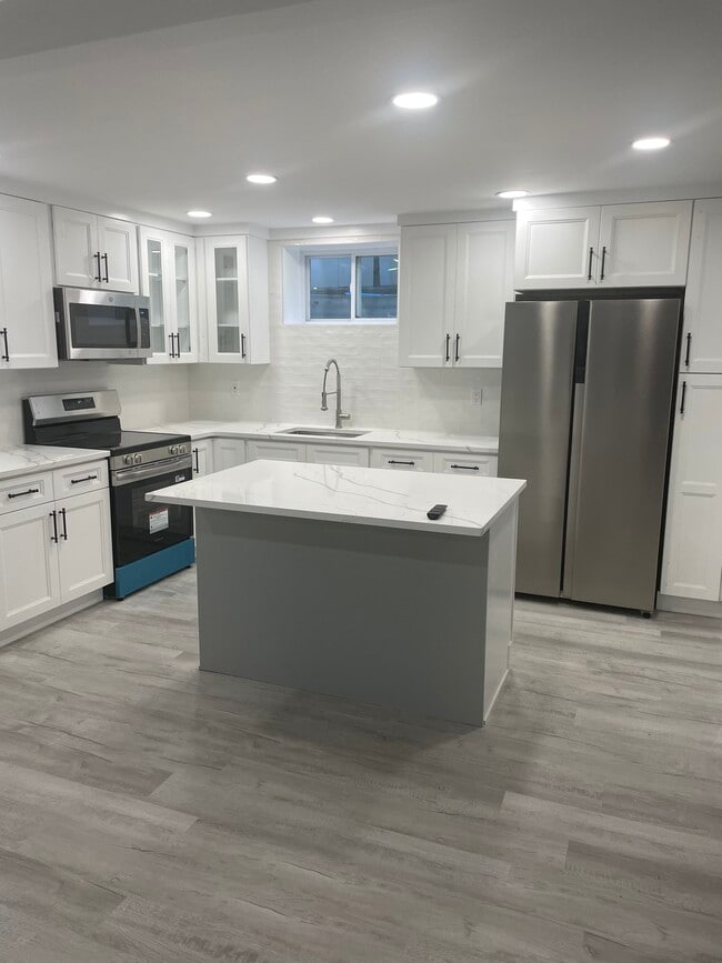 Building Photo - 2167 Marvin Pl