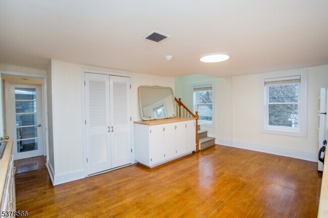 Photo - 67 Ferry St