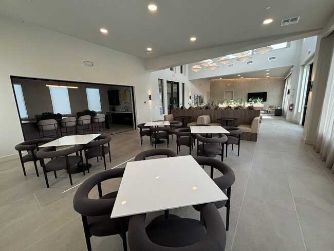 Photo - 2121 W Sonoran Desert Dr Unit Mimi