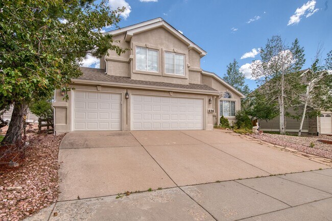 Photo - Beautiful home with 5 bedrooms, 3 1/2 bathrooms, 3-car garage available now!