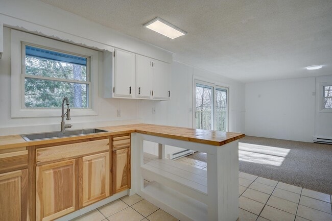 Photo - 20 Emery Ln Unit 4