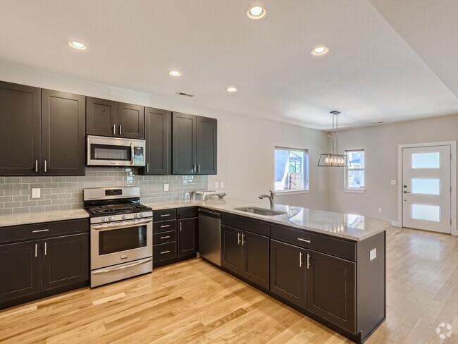 Building Photo - 4485 Yates St Rental