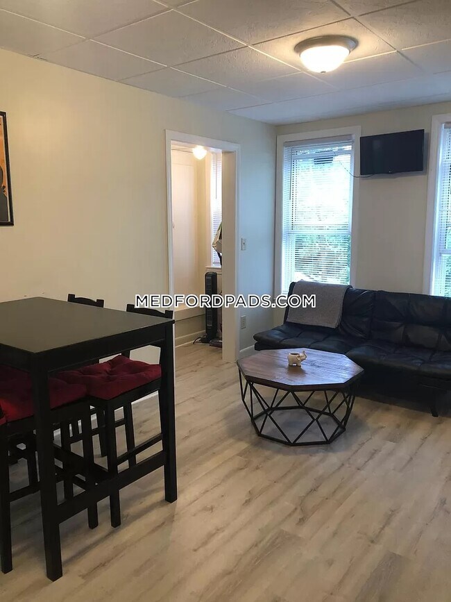 77 Lyman Ave Unit 2