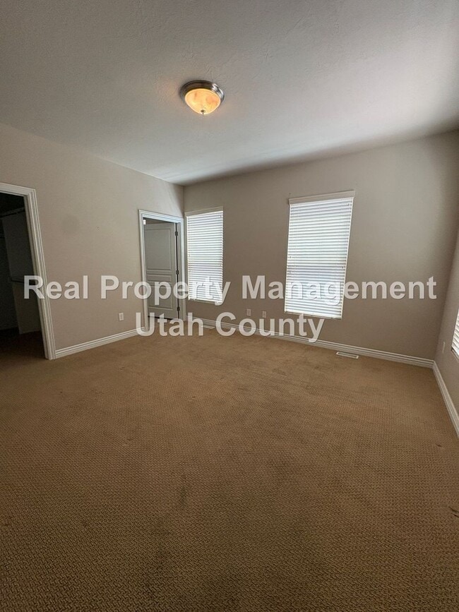Photo - Cute 2 Bedroom 2 Bathroom home
