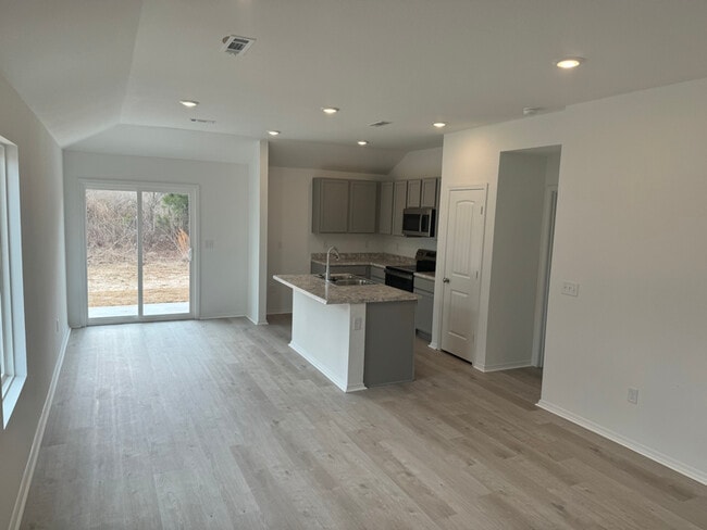 Photo - 10700 Mason Dr