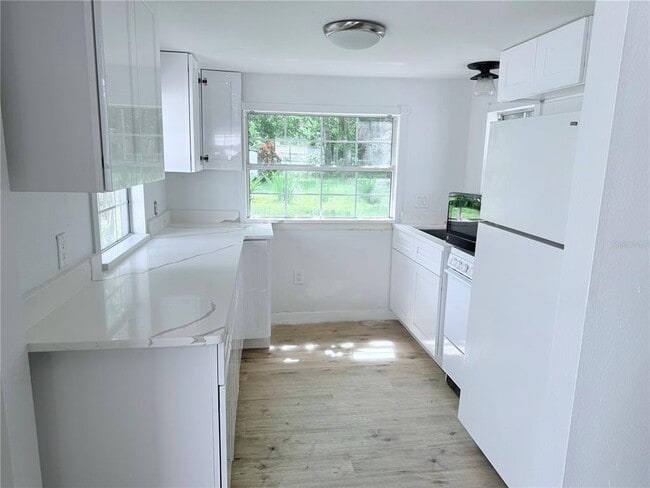 Photo - 2120 Carlton Dr