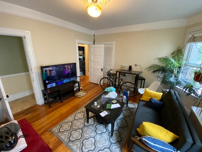 Photo - 12 Oswald St Unit 2