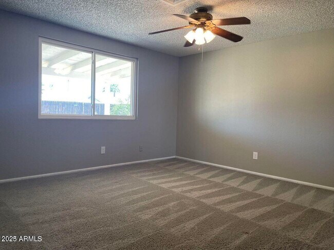 Photo - 1414 W Colt Rd