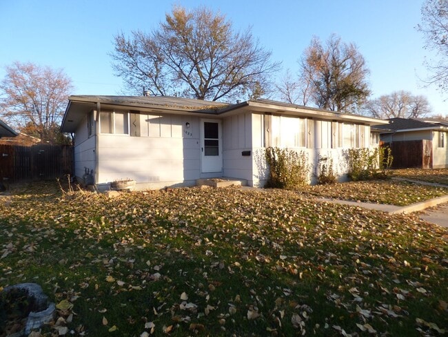 Building Photo - 1079-1083 Winona Drive Unit 1083