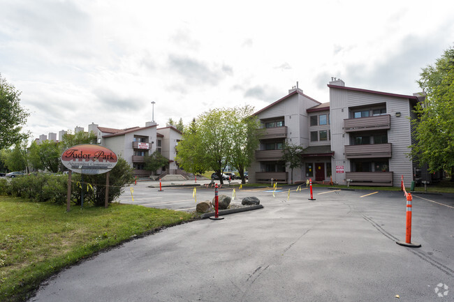 Building Photo - Tudor Park Apartments