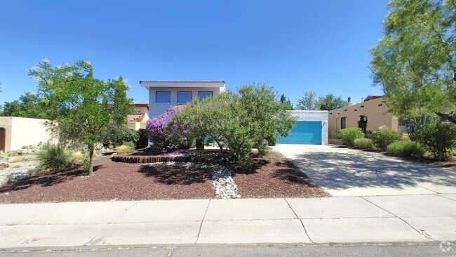 Building Photo - Complete Remodel In Highly Desirable NE He... Rental