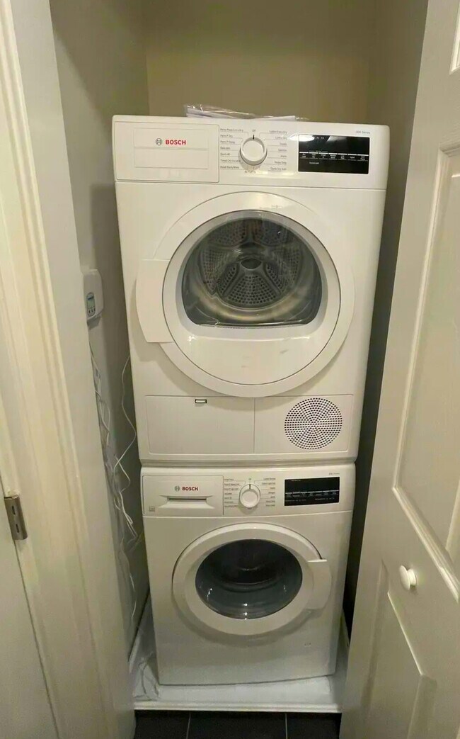 Photo - 16 Temple St Unit 31