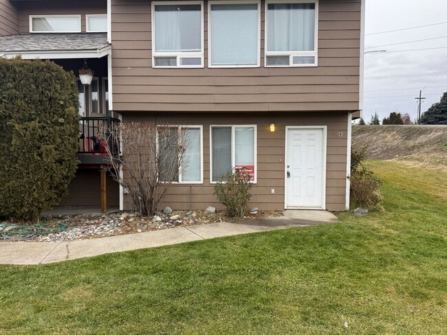 Photo - 553 11th St NE Unit B